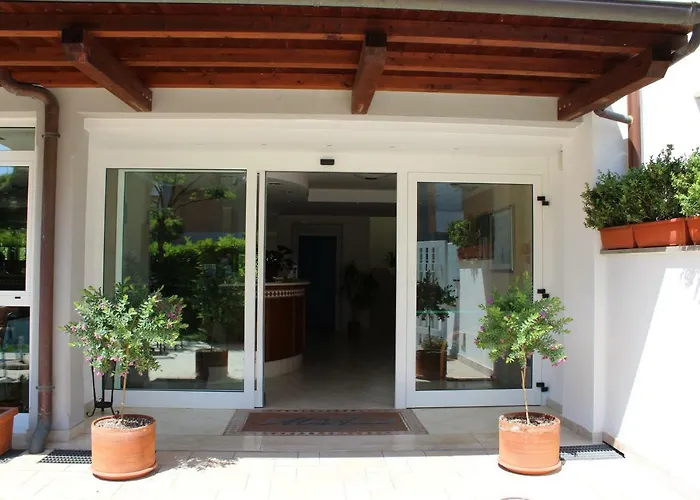 Mare Azzurro 3* Terracina