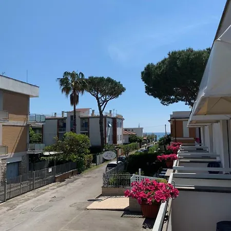 Отель Mare Azzurro Террачина