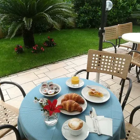 Mare Azzurro Hotell Terracina
